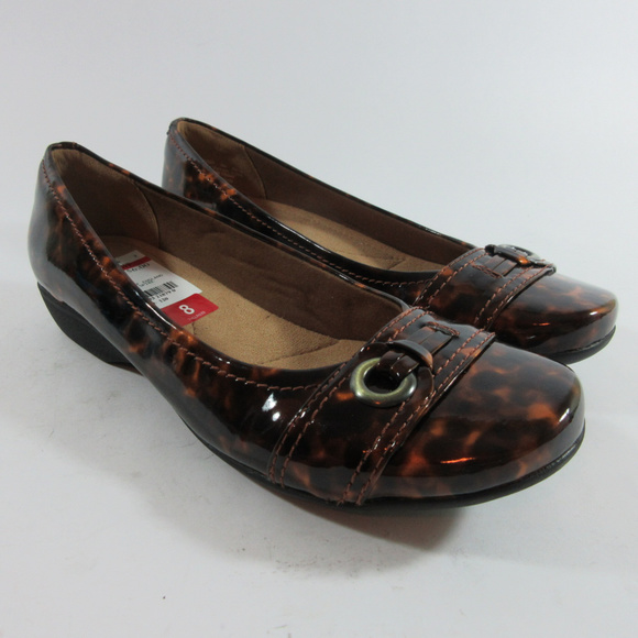 clarks women's propose spire flat